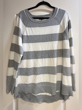 Lety & Me Grey and White Striped Crewneck Pullover Sweater